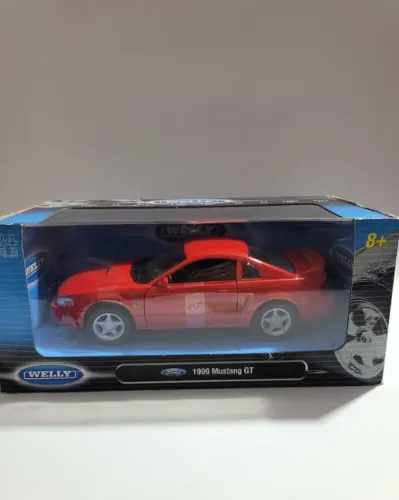 Miniatura 1:24 Mustang GT 1999 welly