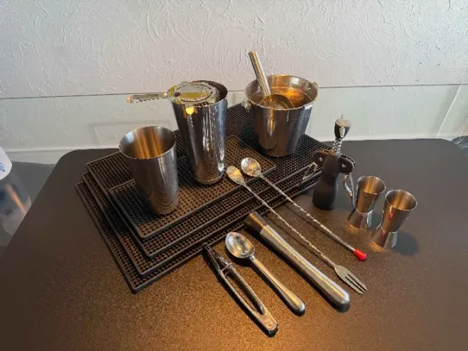 kit bartender