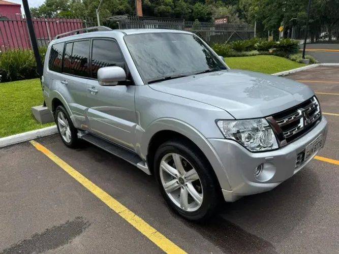 Mitsubishi Pajero HPE Full 3.2 4X4 T.i.dies. 5P AUT 2013