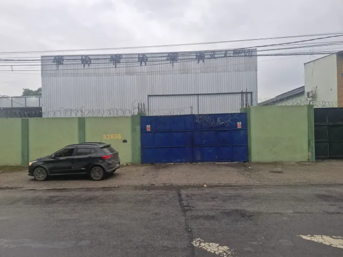 Alugo galpão  em bangu