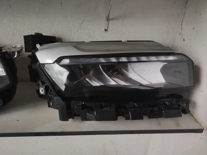 FAROL FULL LED DIREITO JEEP COMMANDER 2021 2022 2023 2024