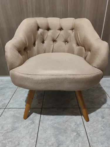 Poltrona confortável e decorativa