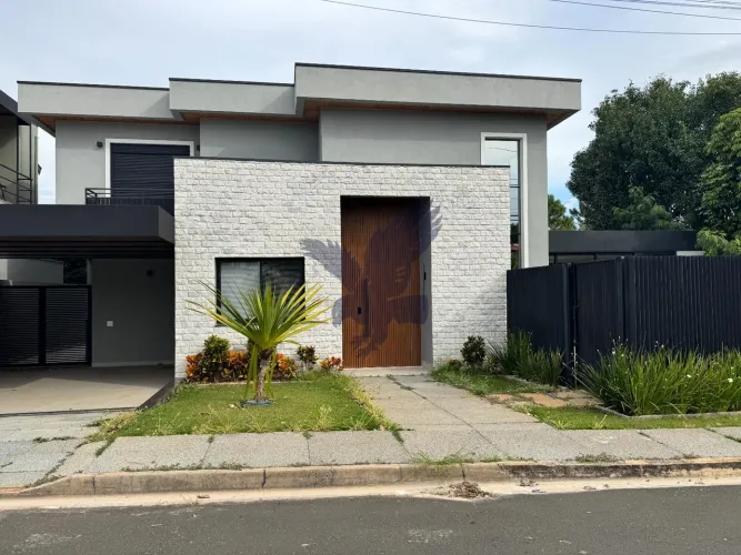 Casa a venda no Condomínio AMOPHAI (Palmeiras da Hípica)
