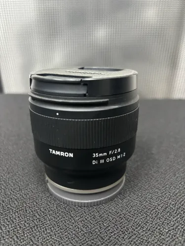 Lente Tamron 35mm F/2.8 para Sony