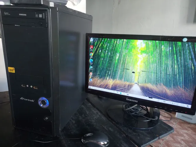 PC CPU Intel Cel 2.41ghz/ HD500G/Gabinete Piano
