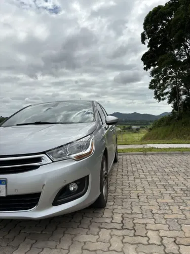 Citroen C4 Lounge Exclusive 1.6 Turbo 4P Aut. 2014