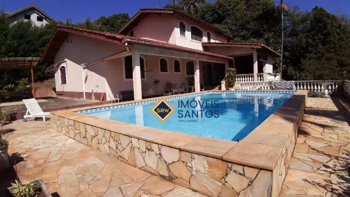 SERRA NEGRA - CHÁCARA COM 4 DORMITÓRIOS - PISCINA - CHURRASQUEIRA