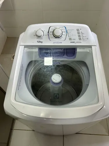 Máquina de lavar 12 kg