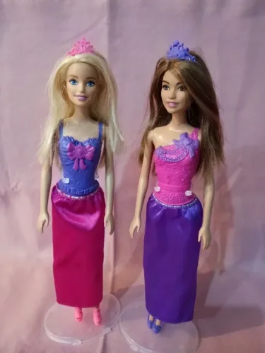2 Barbie Princesa rosa e Roxa, perfeita com todos os acessórios, para brincar / colecionar