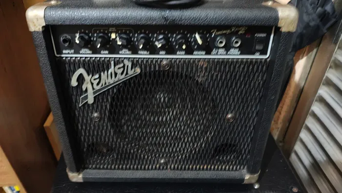 Amplificador para Guitarra Fender Frontman Reverb (PR 241) - Made in Mexico