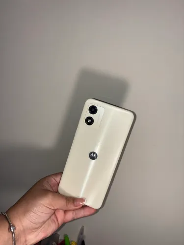 Motorola Moto E22 ?