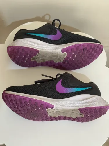 Tênis Nike TAM 36 novíssimo.Valor R$80,00