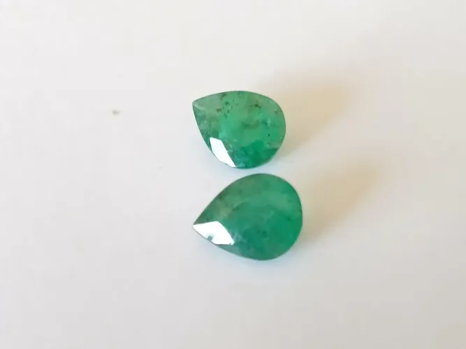 Esmerldas extra par calibrado raríssima. 6,50 cts.