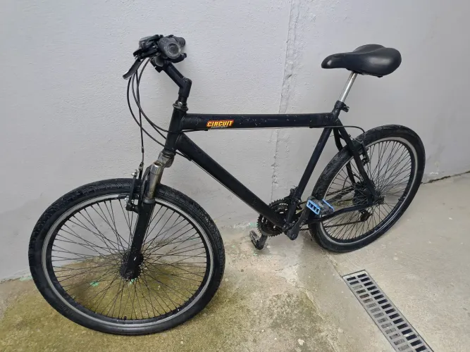 Bicicleta aro 26 com marchas