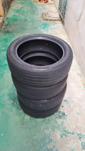 Pneu bridgestone aro 17