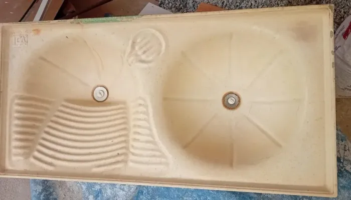 Tanque de Lavar Roupas de Fibra Usado
