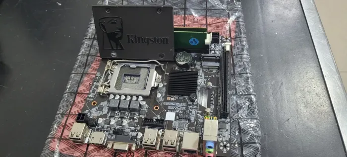 Kit Placa-Mãe Duex H61 M.2 + 4GB RAM + SSD Kingston ( Novo)