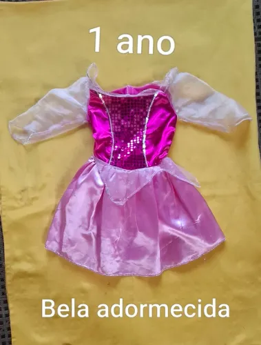 Fantasias de vários personagens
