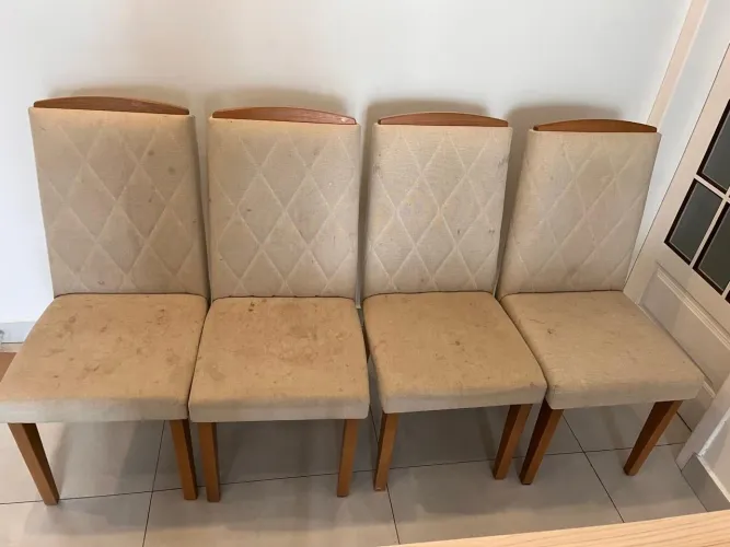 Vendo 4 cadeiras em bom estado