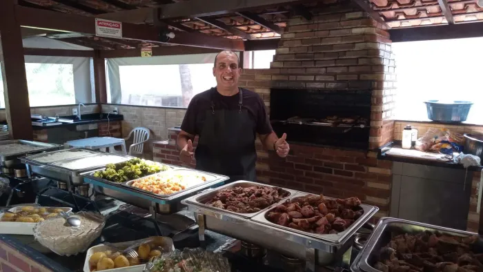 Churrasqueiro profissional para eventos