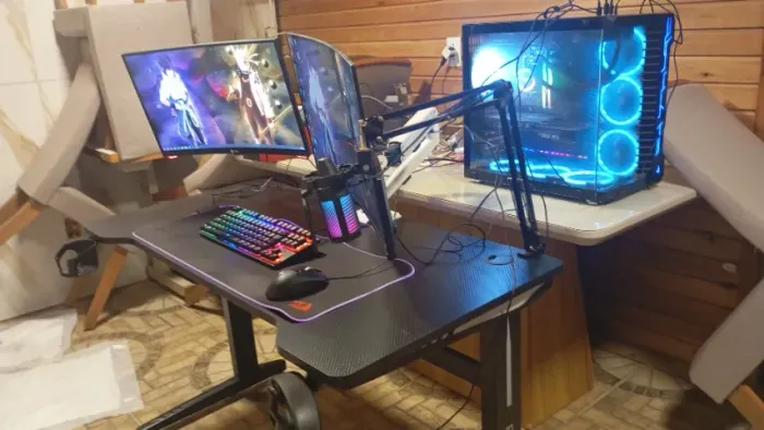 Setup gamer completo com mesa e cadeira,parcelado em até 24 vezes,pra sair hj 