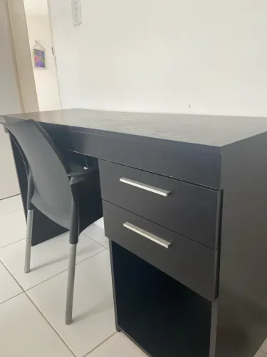 Escrivaninha preta 