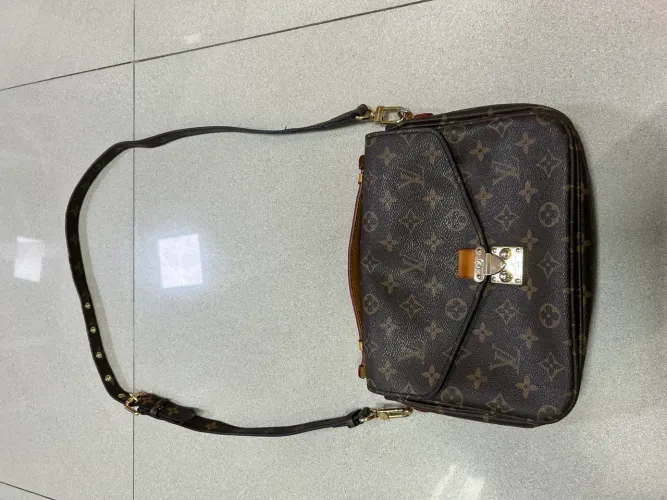 Bolsa Louis Vuitton Pochette Métis Monogram Marrom