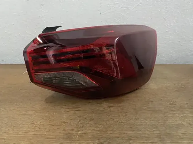 Lanterna Traseira Onix Plus Sedan 2020 2021 Original Sem Led Direito/passageiro Vermelho