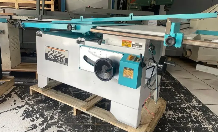 Máquina para marcenaria