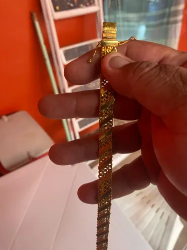 Vendo pulseira foliada ouro ótima qualidade valor : 150$