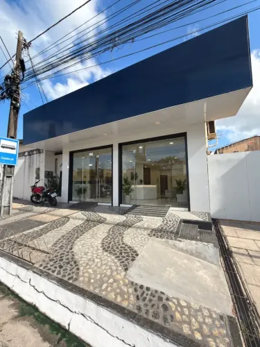 Clínica mobiliada para alugar com 330m² | Centro - Capanema | 9 salas | Recepção | Banhei