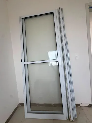 PORTA DE CORRER VIDRO COM ALUMINIO BRANCO