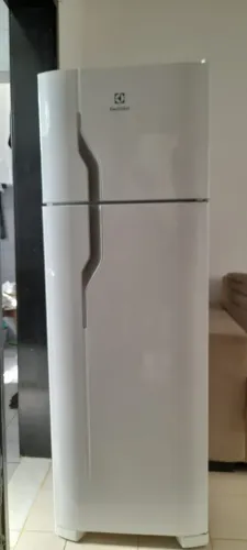 Geladeira Eletrolux duas portas - LEIA A DESCRIÇÃO