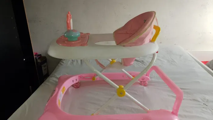 vendendo um andador usado só umas seis vezes