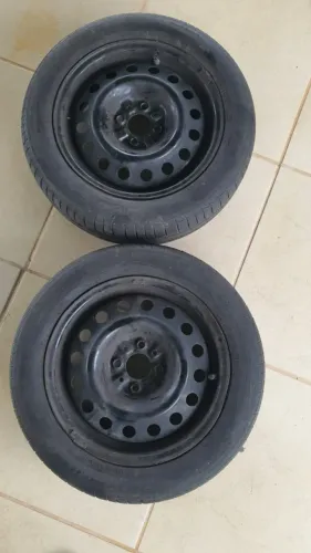 Par de Rodas Completas - Medidas: 185/60 R15 88H
