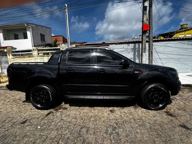 Ford Ranger Black 2.2 4X2 CD Diesel AUT 2023