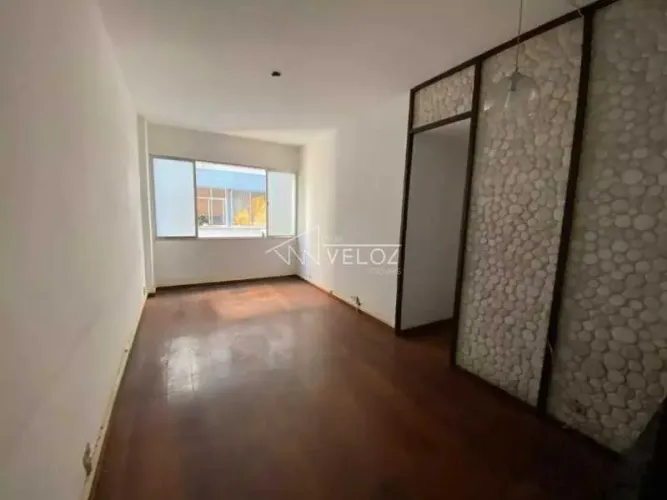 Apartamento : / Residencial / Glória