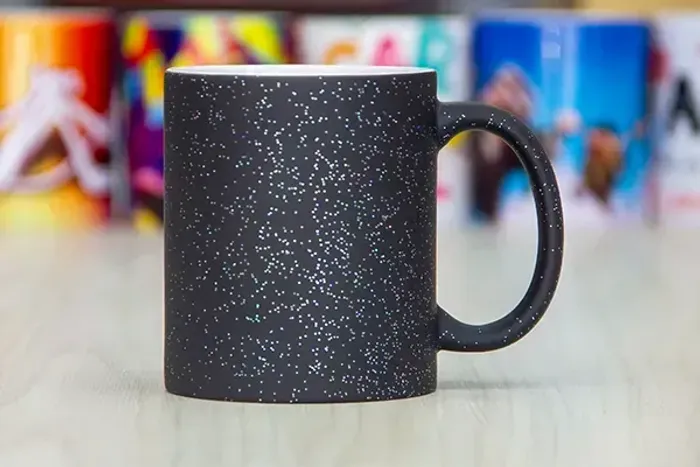 CANECA MÁGICA COM GLITTER PERSONALIZAVEL