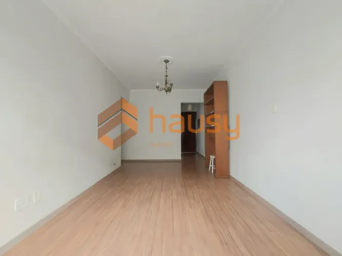 VILA MARIANA!!! Apartamento Amplo com 2 Suítes, 01 vaga!!!