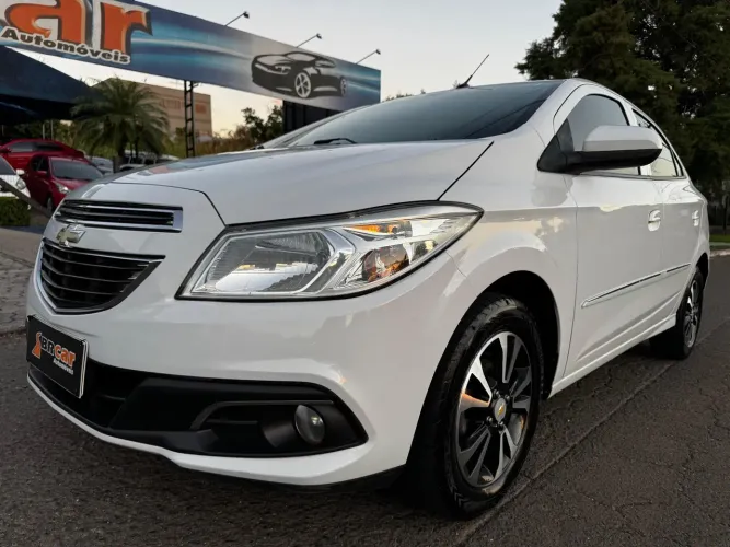 Chevrolet Onix Hatch LT 1.0 8V Flex Mec. 4P 2013
