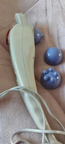 Massageador eletrônico 