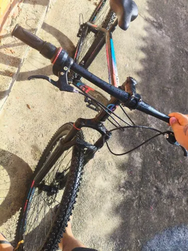 Bicicleta Aro 29 Aço Carbono Freios A Disco Suspensão 21 Vel