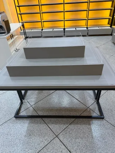 Vendo Ilha de Esmaltes Feito em MDF em perfeito estado