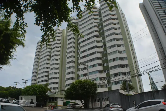 ALUGUEL APARTAMENTO 2/4 - SUITE - PARALELA - PATAMARES - SEMI MOBILIADO
