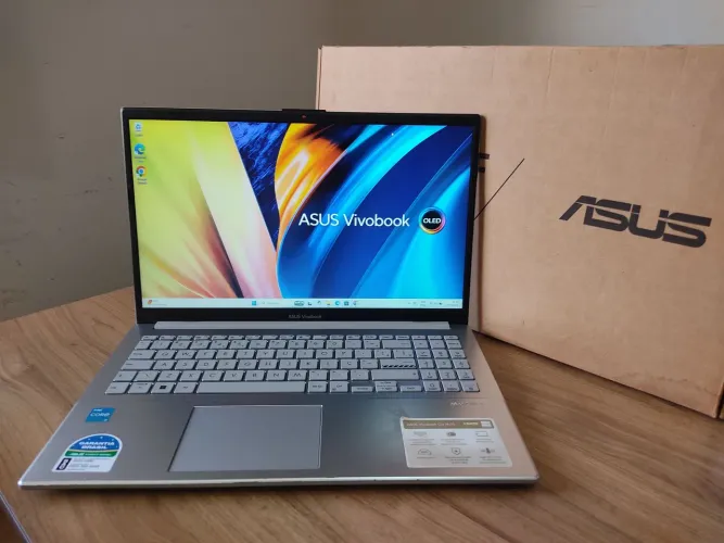 Notebook ASUS VIVOBOOK CORE I3 12 Geração C/ Caixa