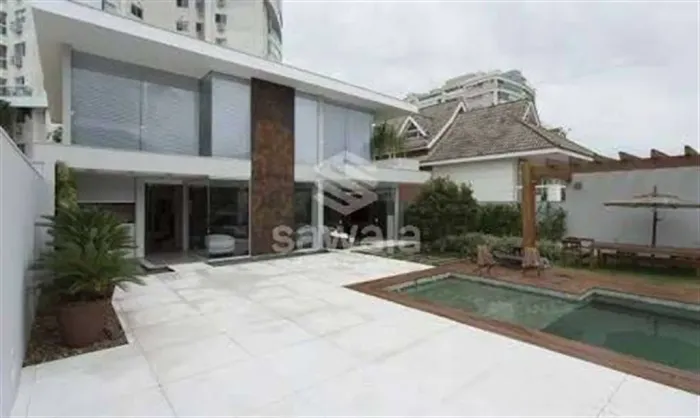 Casa à venda com 700,00m² e 4 quartos em Barra da Tijuca, Rio de Janeiro - RJ