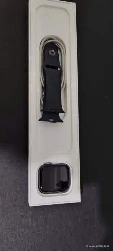 Apple Watch - Acompanha caixa, cabo carregador, uma pulseira.