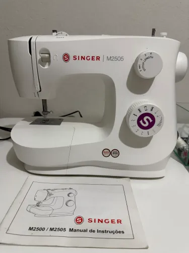 Máquina de costura SINGER M2505