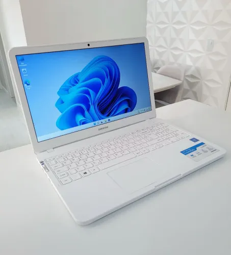 Notebook Samsung Essencial E20