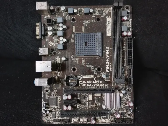 Placa mãe FM2 + valor somente placa mãe valor e 50 sair logo